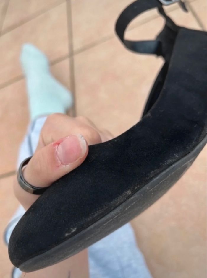 Chaussure à talon matière velours et talon pailletée taille 39 de chez cache cache en bon état - photo numéro 9