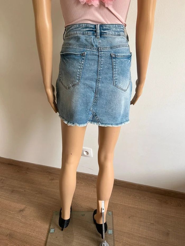 Jupe en jean bleu avec strass et perles Morgan taille 38 TBE - photo numéro 7