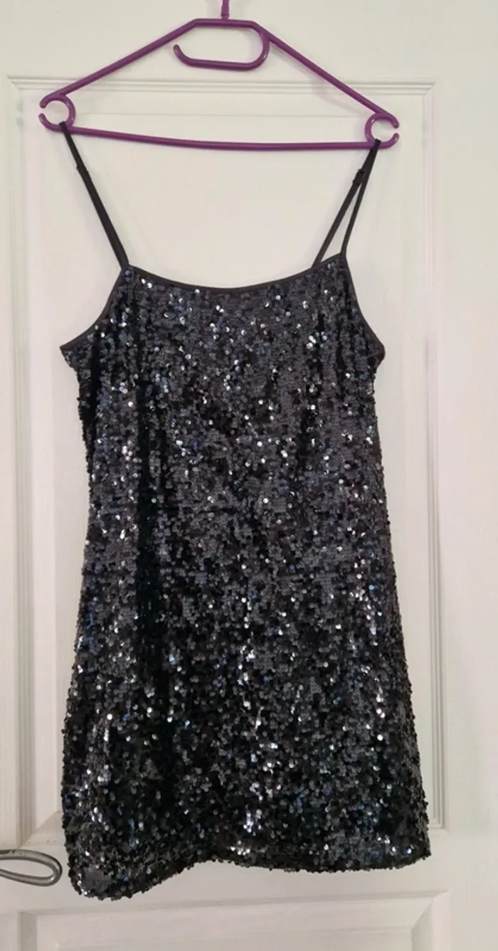 Robe à sequins noir H&M taille 38