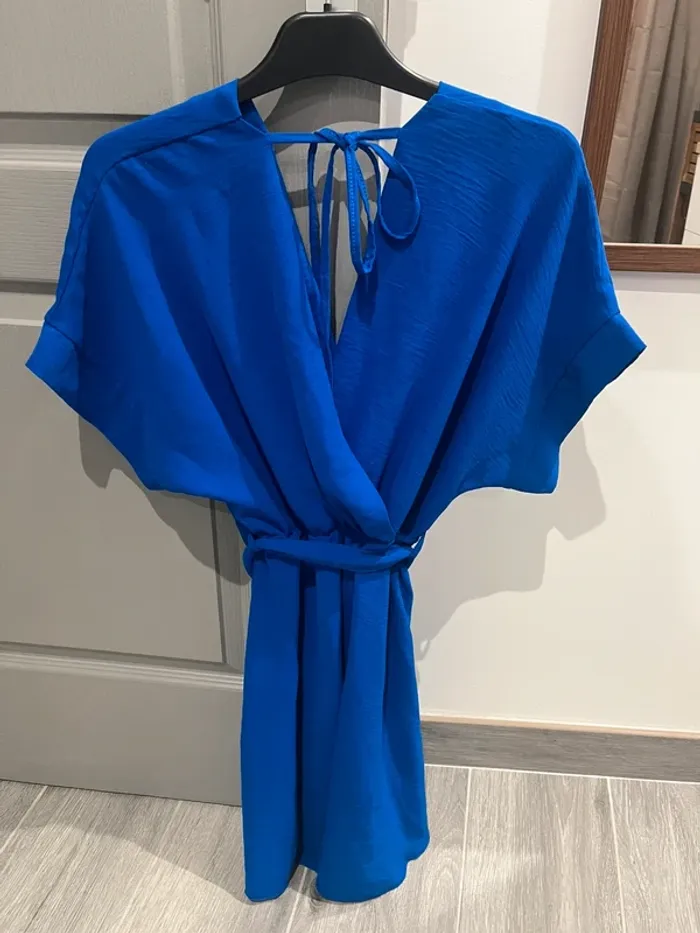 Robe bleue éléctrique - photo numéro 2