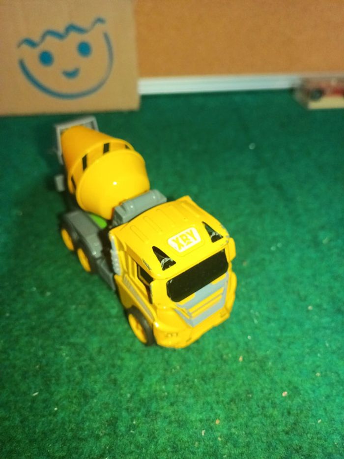 Toupie de chantier à friction 1/43 - photo numéro 2