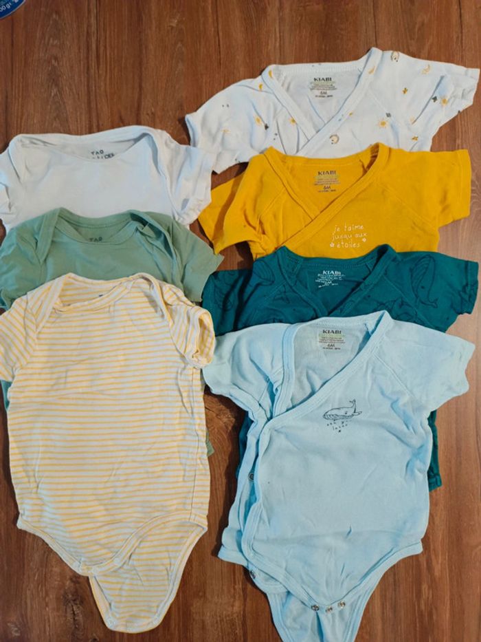 Lot de 7 bodies Tao, Kiabi 6 mois