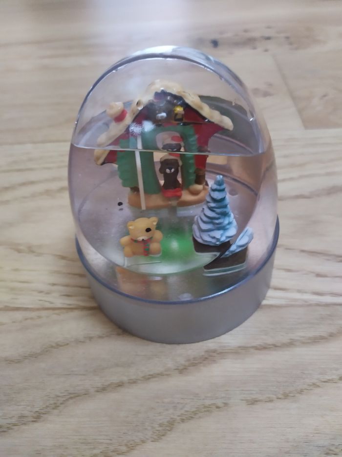 Lot de 3 boules de neige lumineuse châlet. - photo numéro 6