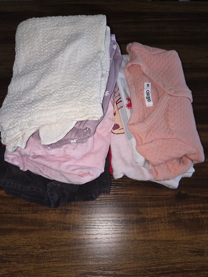 Lot bebe fille 1 mois 3 mois veste robe pyjama veste tee shirt