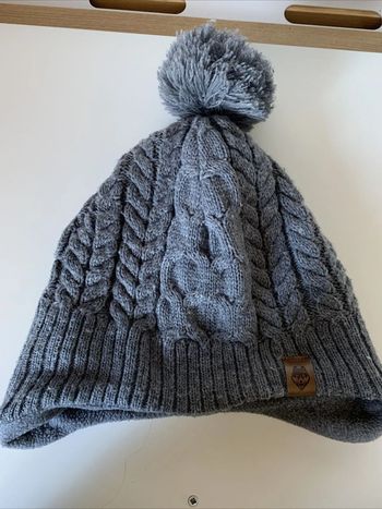 Bonnet gris avec pompon H&M T4-8 ans 110-128 cm