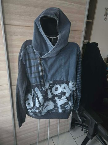 Sweat a capuche Desigual taille XXL