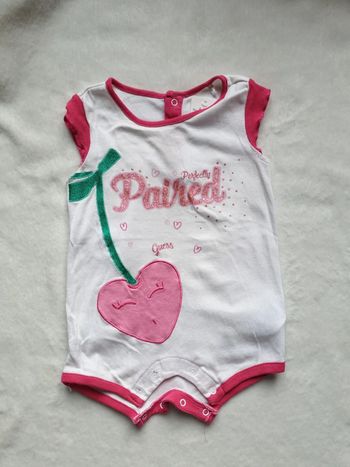 Barboteuse cerise coeur