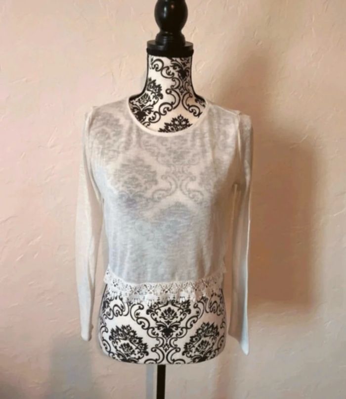 Très beau top court blanc cassé 🥰 taille 34 H&M