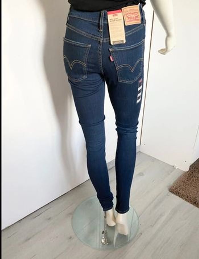 Jean Levi’s Mile High Super Skinny – Taille 27/32 – Bleu moyen – Neuf avec étiquette - photo numéro 12