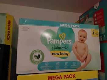 Mega pack de 104 couches pampers harmonie taille 2