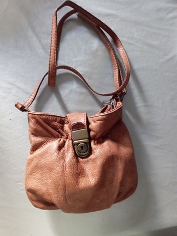 Petit sac bandoulière camel – style vintage chic