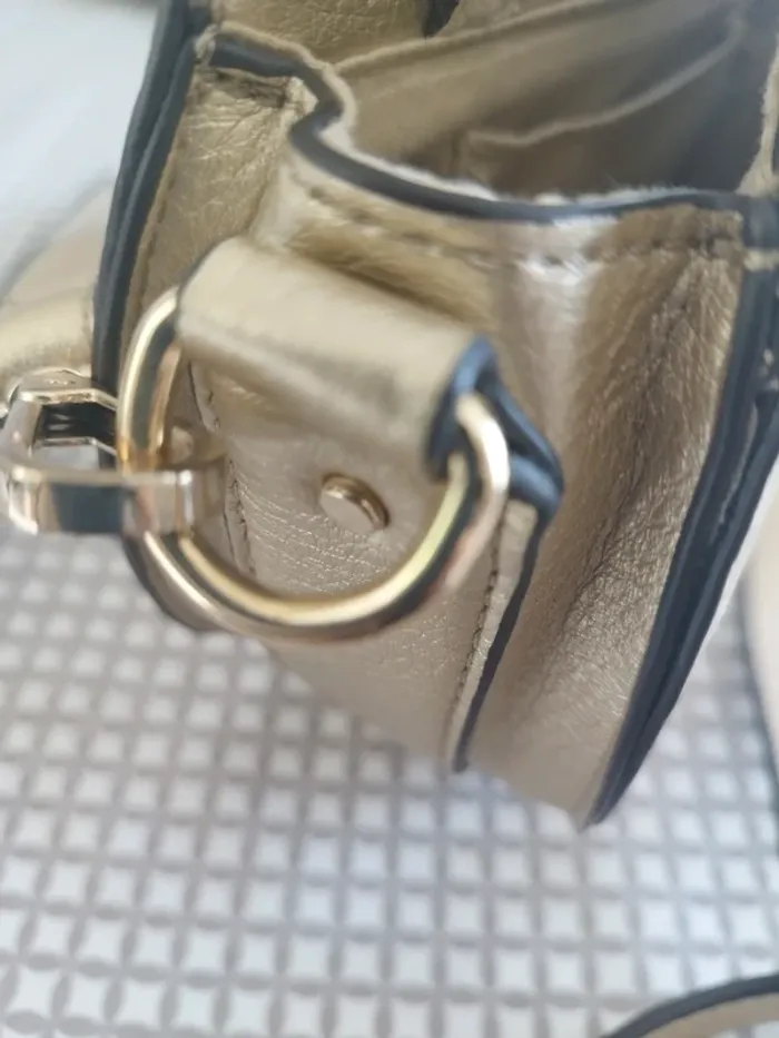 Très joli petit sac bandoulière doré Moa - photo numéro 8