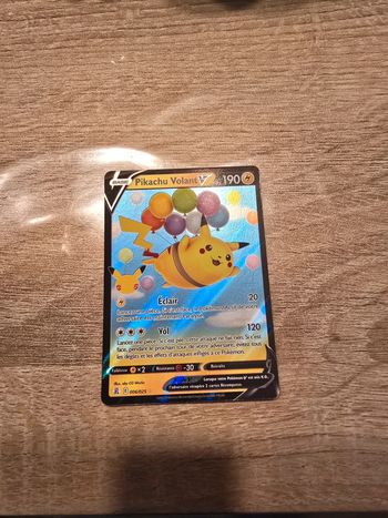 Carte Pokémon Pikachu volant - Celebration - 6/25