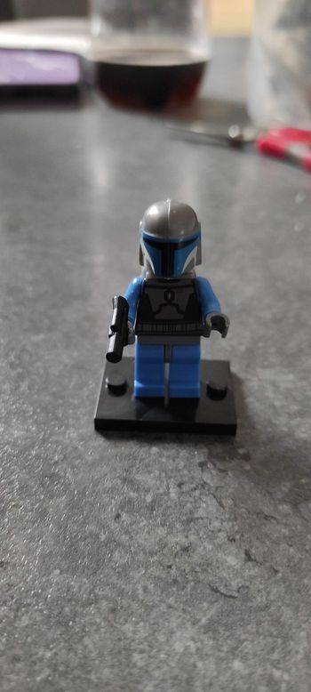 (D22) Minifigurine Starwars Mandalorian Death Watch