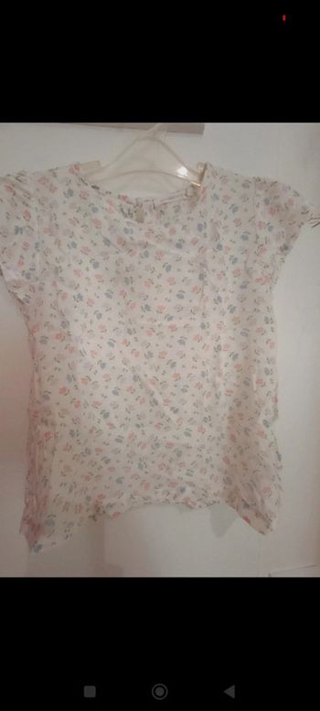 Joli tee-shirt fleuri 3 ans