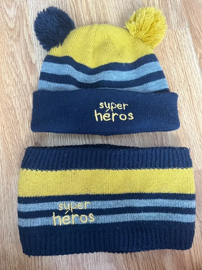 Ensemble bonnet et tour de cou