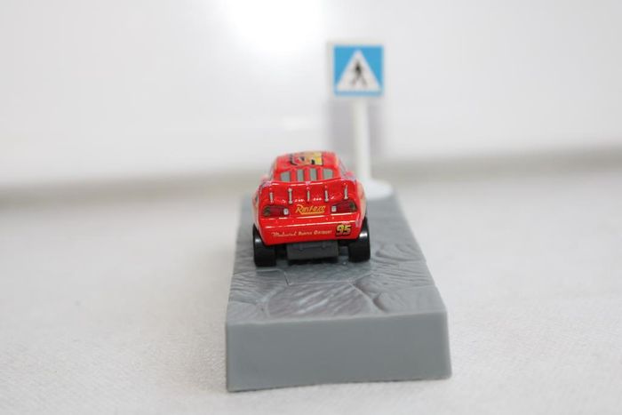 Disney Pixar Mini racer Flash Mc queen - photo numéro 4