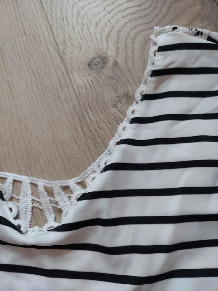 Très jolie haut T 38 neuf - photo numéro 3