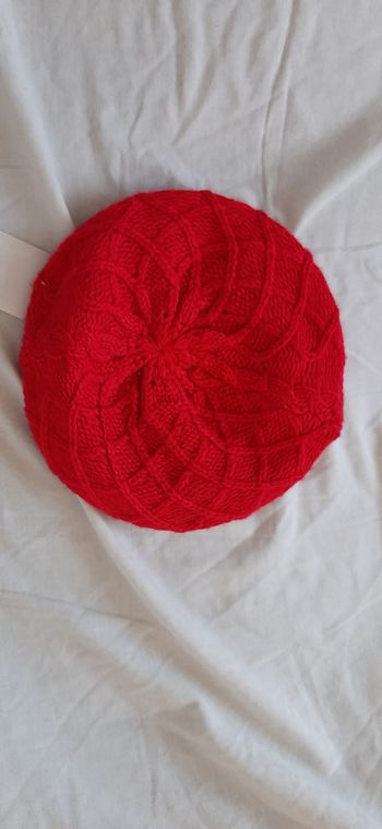 Beret rouge NEUF