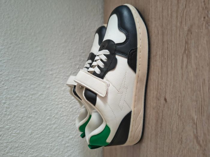 Baskets à scratch et élastique kiabi taille 35 Vert blanc noir