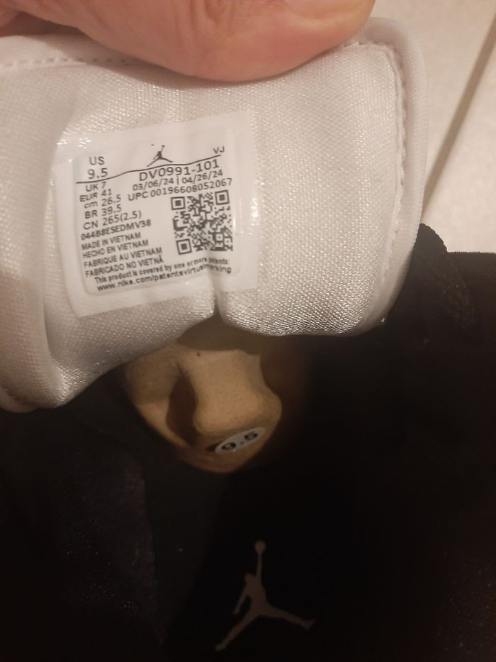 Jordan mid 1 pointure 41 - photo numéro 5