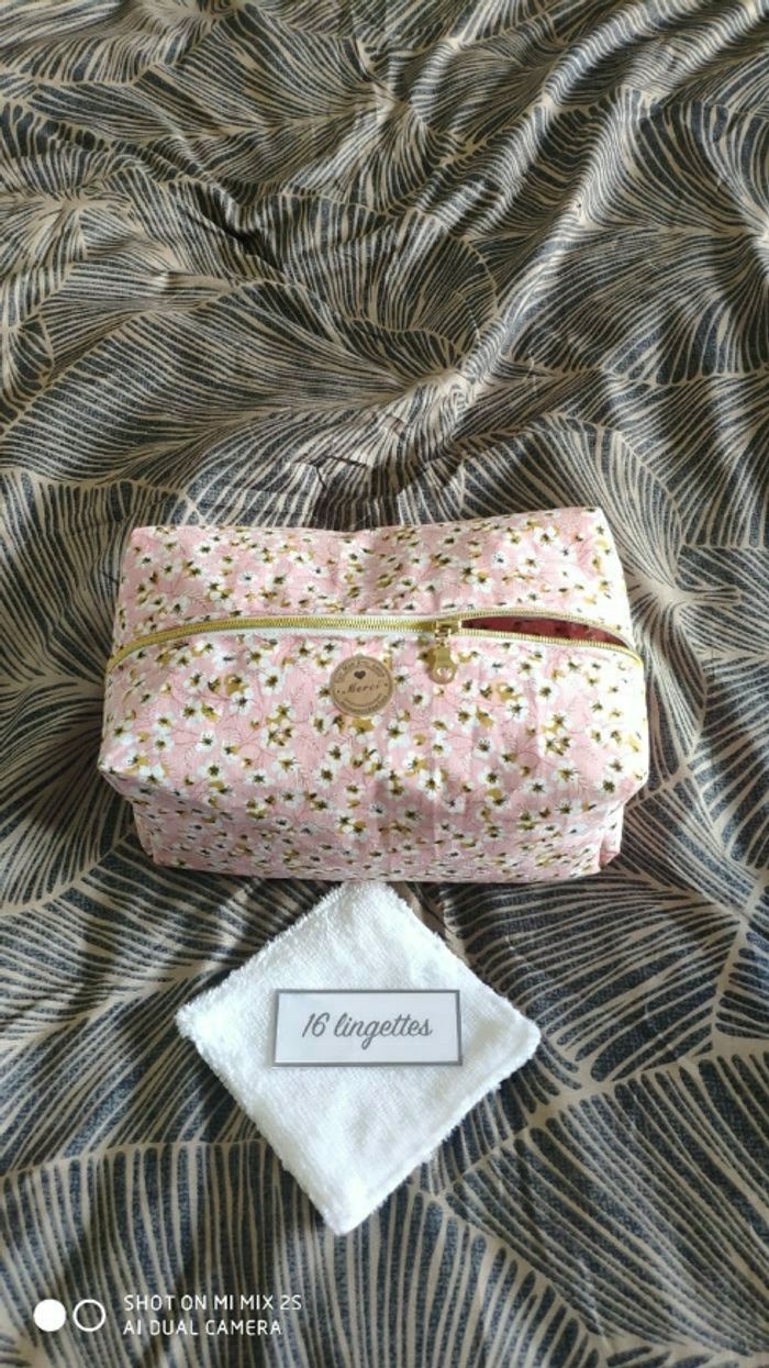 16 lingettes lavables neuf et sa trousse de toilette moltonné