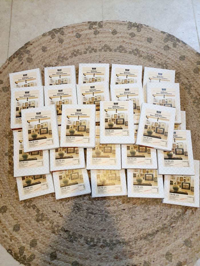 Lot de 24 encadrements