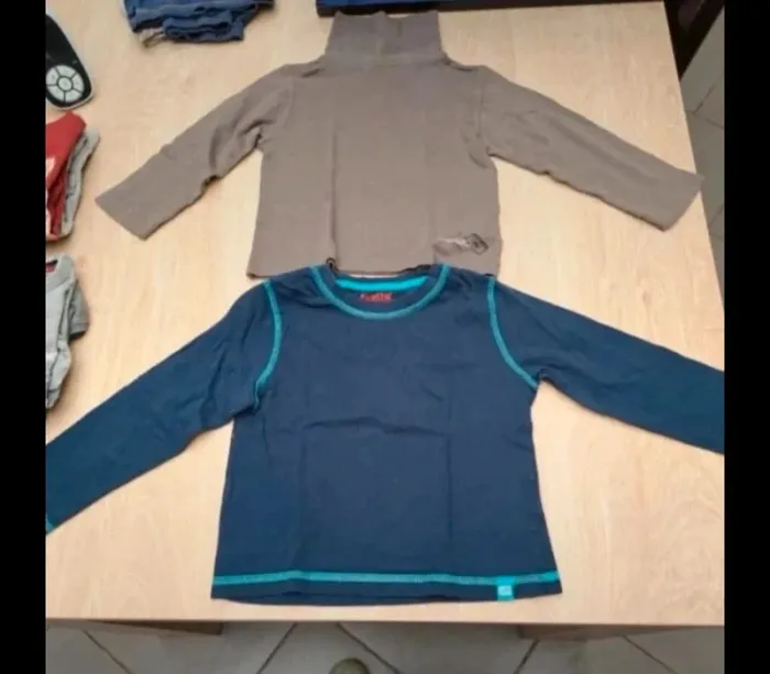 Lot de sweat shirt - photo numéro 3