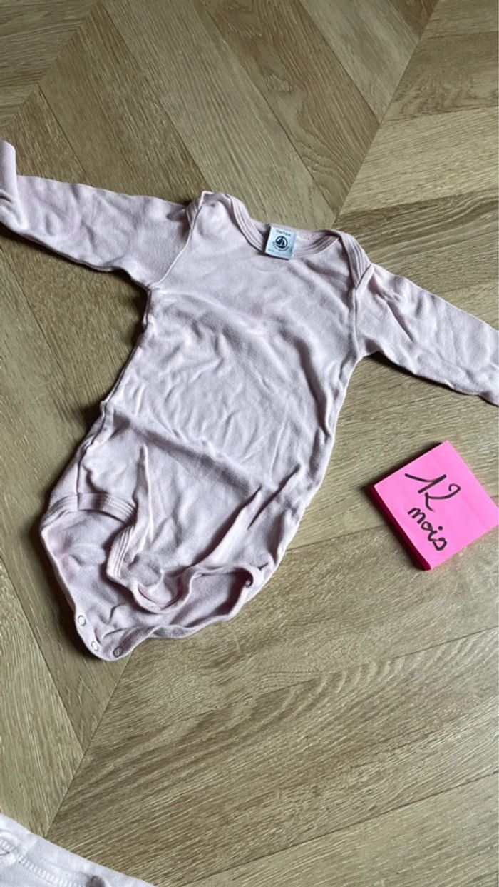 4 bodies taille 12 mois - photo numéro 2