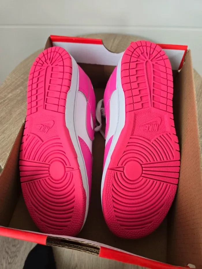 Nike dunk low Taille 34 neuf blanc rose fuchsia - photo numéro 8