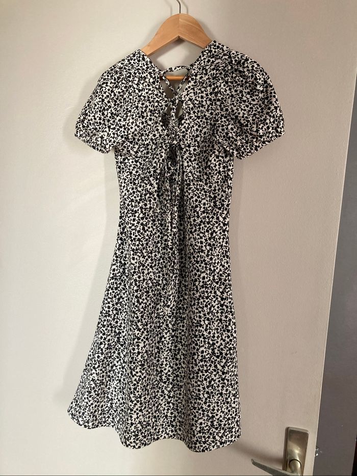 Kiabi robe à fleurs noire et blanche XS - photo numéro 4