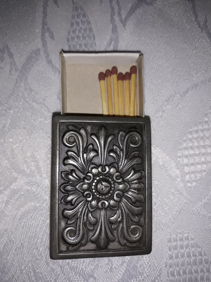 Faby2800 Porte-boîte allumettes vintage en étain norvégien par Astri Holthe - photo numéro 2