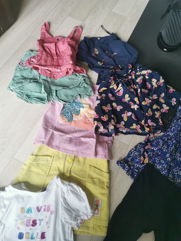 Gros Lot de vêtements fille 6 ans - photo numéro 9