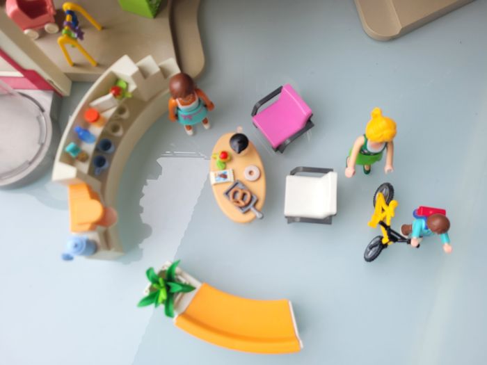 Grand centre commercial playmobil 🛍 plein d'accessoires et de personnages - photo numéro 9