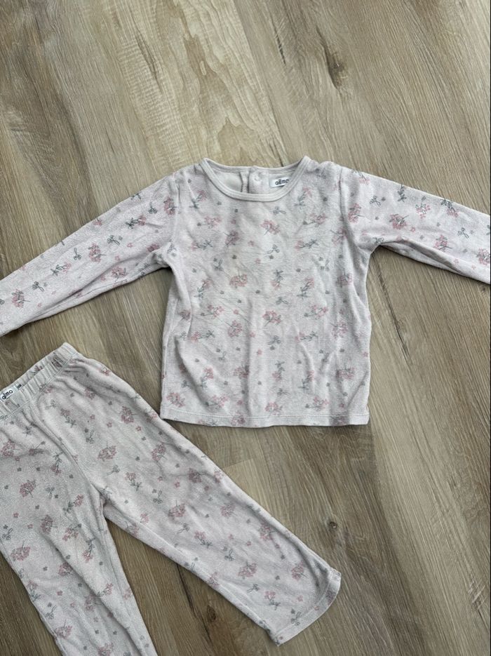 Pyjama deux pièces fille taille 36 mois