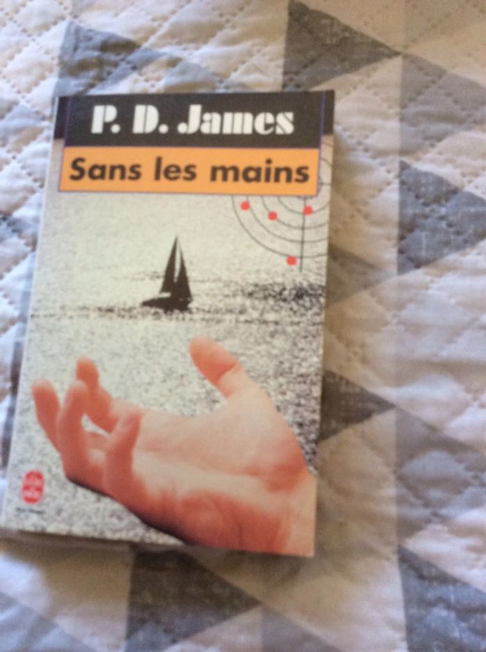 #sans les mains P D James. ) - photo numéro 2