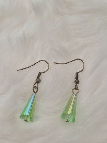 Boucles d’oreilles perles en verre vertes 💚✨