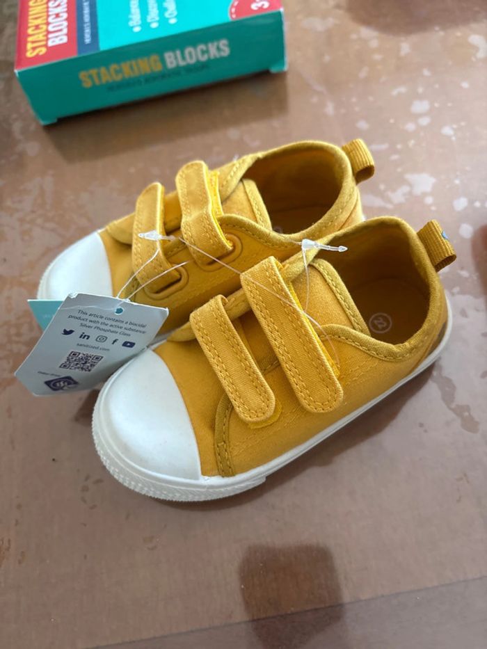 Chaussures Obaïbi jaune dino 22