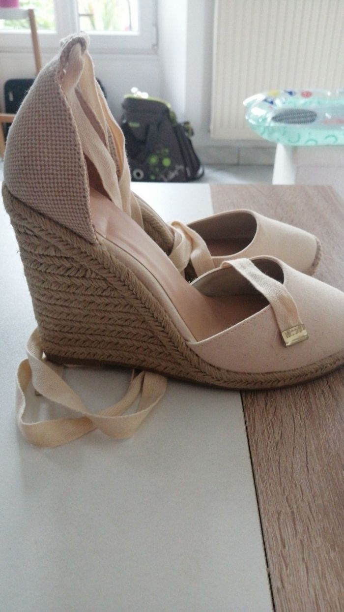 Chaussures talons - photo numéro 3