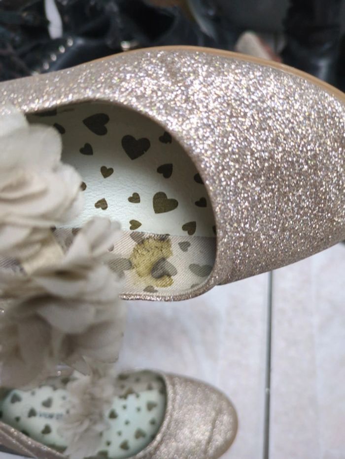 Ballerines paillettes fleurs mariage champêtre fille 31 - photo numéro 4