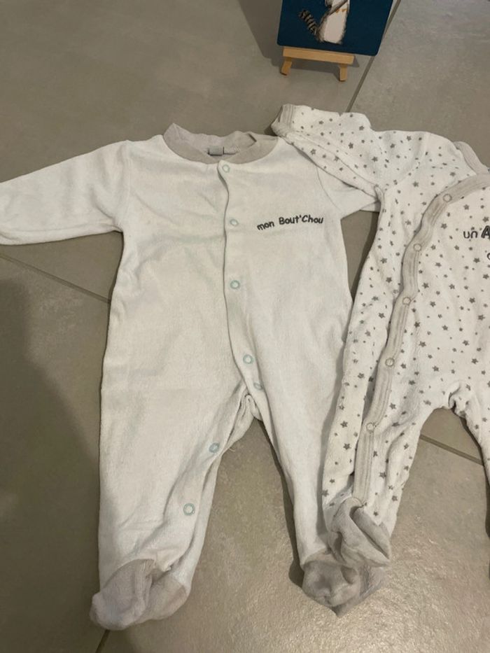 Lot de pyjamas - photo numéro 3