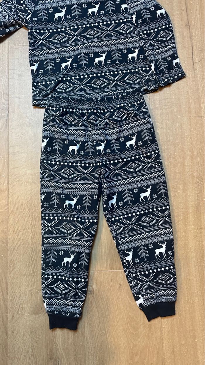 🍃 Pyjama deux pièces gris motif hivernal – Primark – Taille 4/5 ans – Très bon état - photo numéro 4