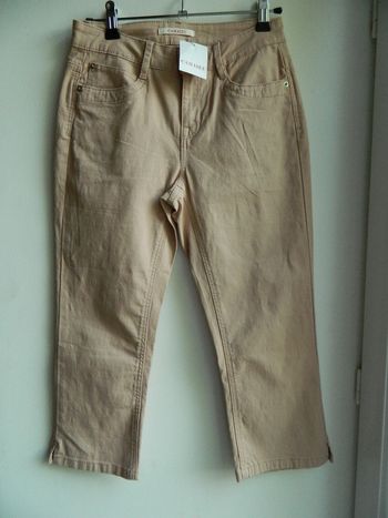 Pantacourt T 34 "Camaïeu" neuf