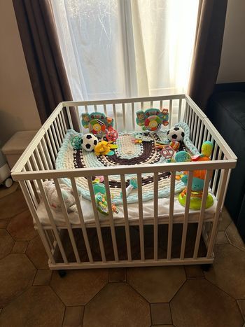 Parc pliant en bois Vertbaudet + matelas – Très bon état