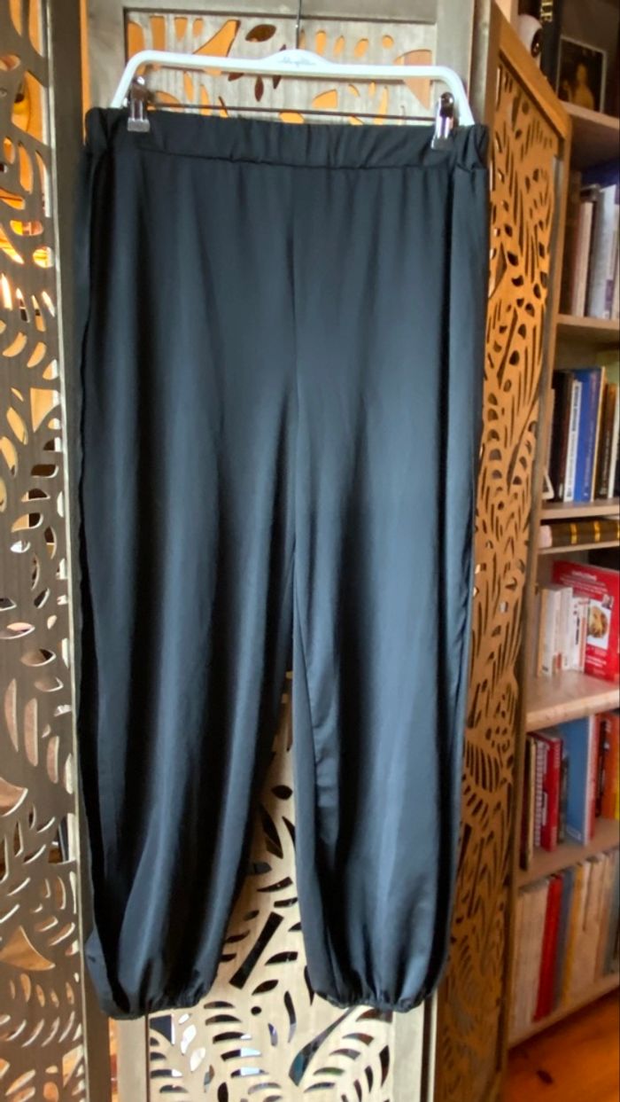 Pantalon noir fluide avec ouverture sur les côtés – Taille XXL