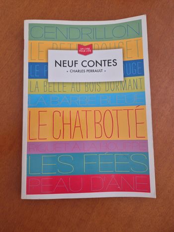 Livre neuf contes