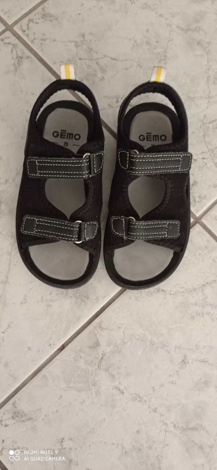 Chaussures noires ouvertes taille 29 - photo numéro 2