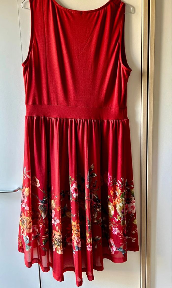 Robe rouge fleurie - photo numéro 6