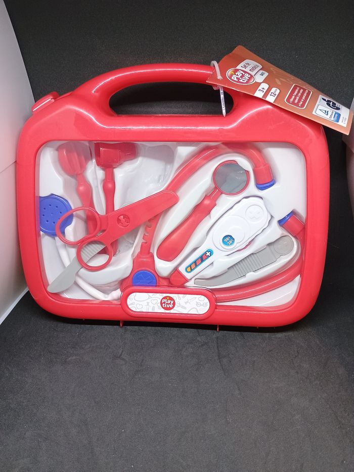Malette de docteur pour enfants neuve - photo numéro 2