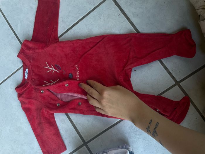 Vend 2 pyjama bébé - photo numéro 3